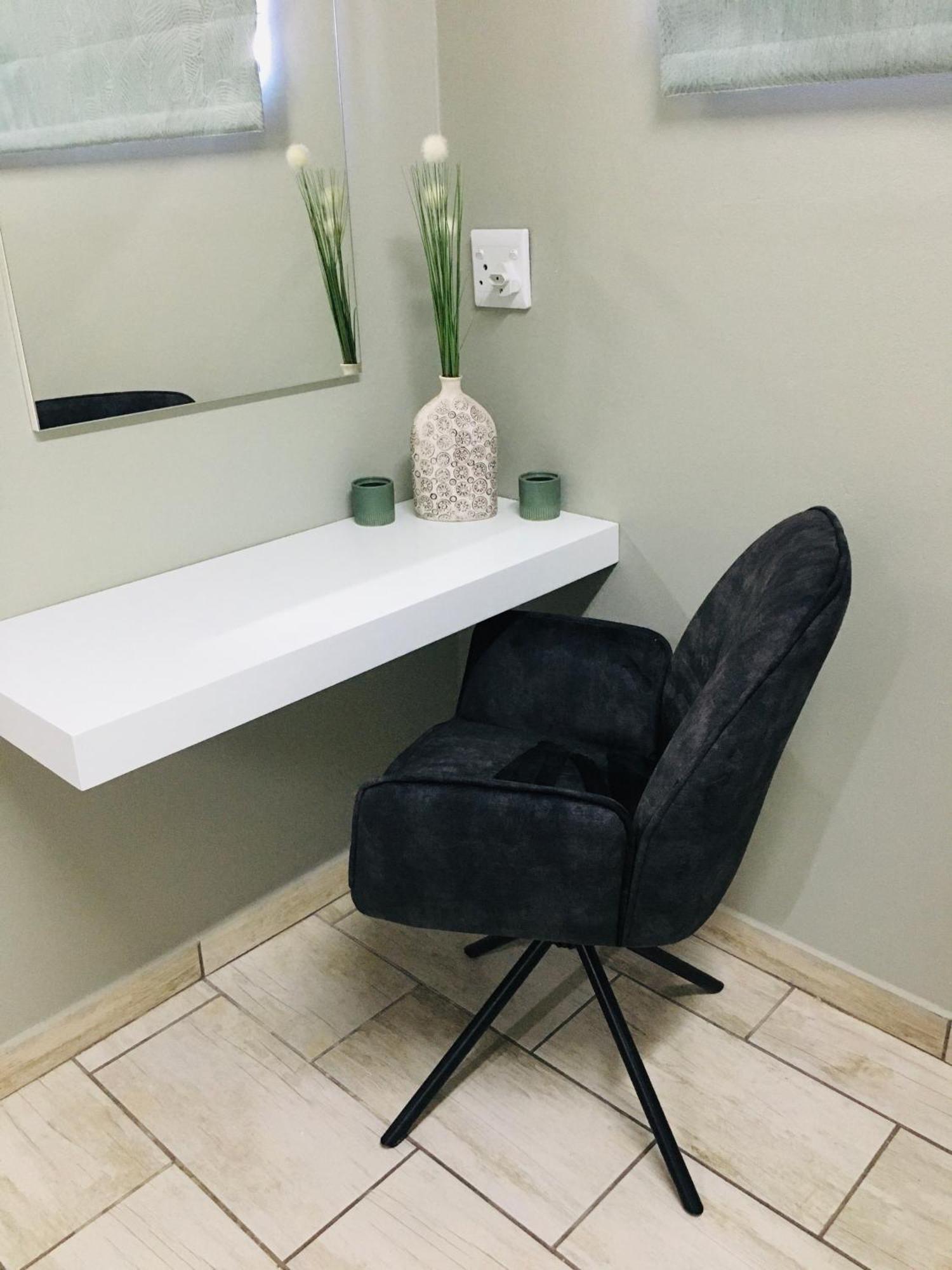 Happy Daze Apartment Swellendam Bagian luar foto