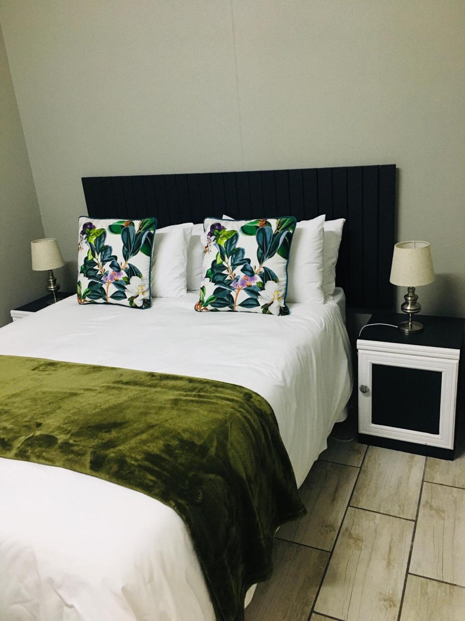 Happy Daze Apartment Swellendam Bagian luar foto
