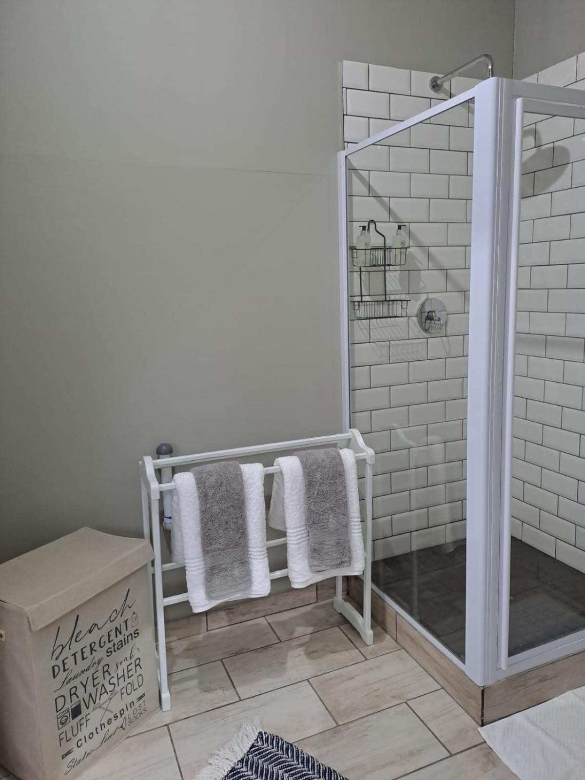 Happy Daze Apartment Swellendam Bagian luar foto